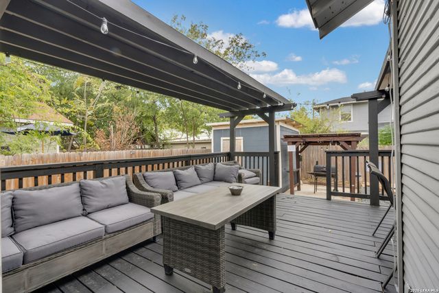 704 Cuney, San Antonio, TX 78210