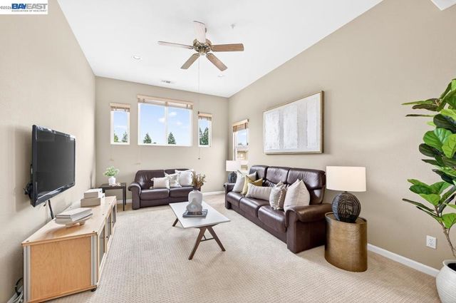 3625 Thornhill Dr, Livermore, CA 94551