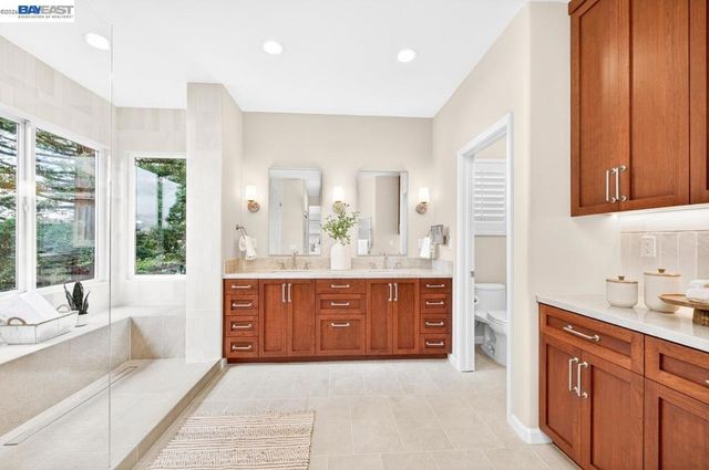 3625 Thornhill Dr, Livermore, CA 94551