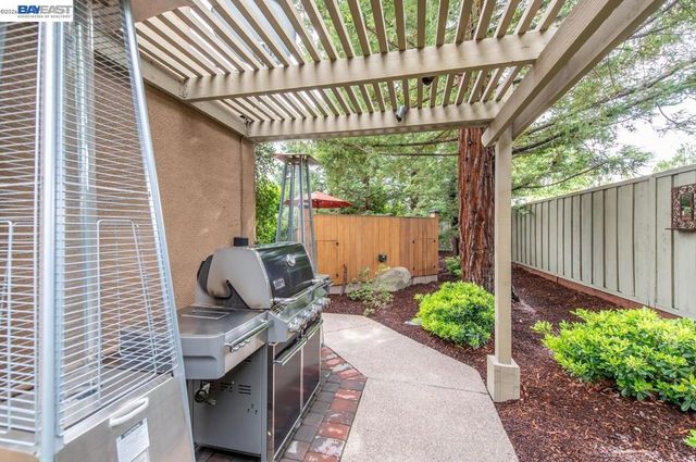 3625 Thornhill Dr, Livermore, CA 94551
