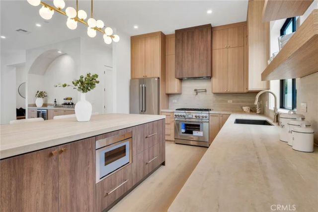 2307 Huntington Ln B, Redondo Beach, CA 90278