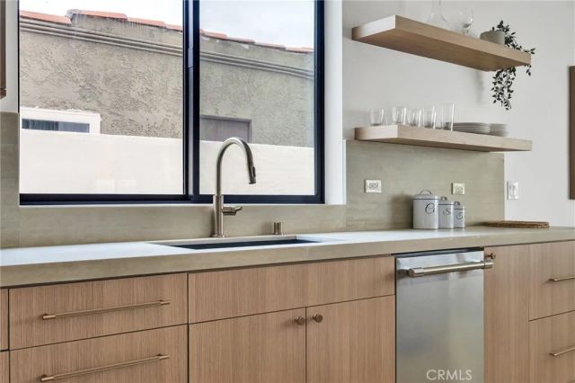 2307 Huntington Ln B, Redondo Beach, CA 90278