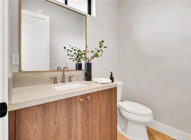 2307 Huntington Ln B, Redondo Beach, CA 90278