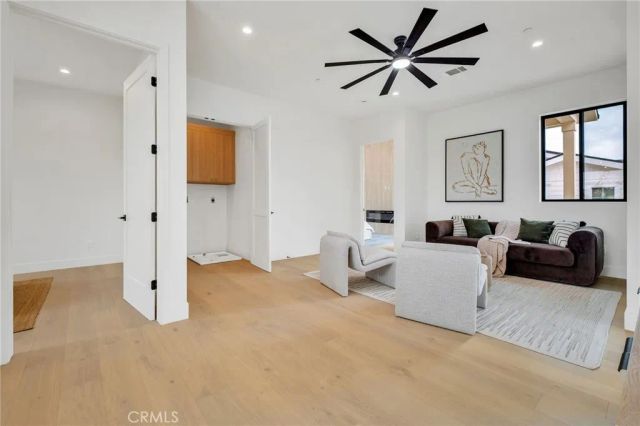 2307 Huntington Ln B, Redondo Beach, CA 90278