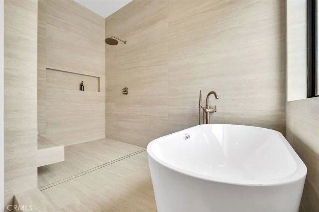 2307 Huntington Ln B, Redondo Beach, CA 90278