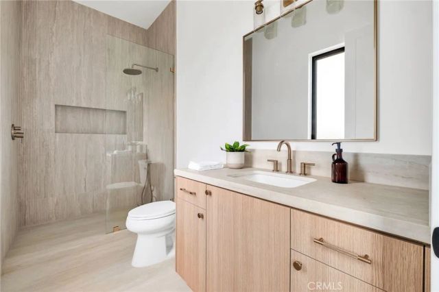 2307 Huntington Ln B, Redondo Beach, CA 90278