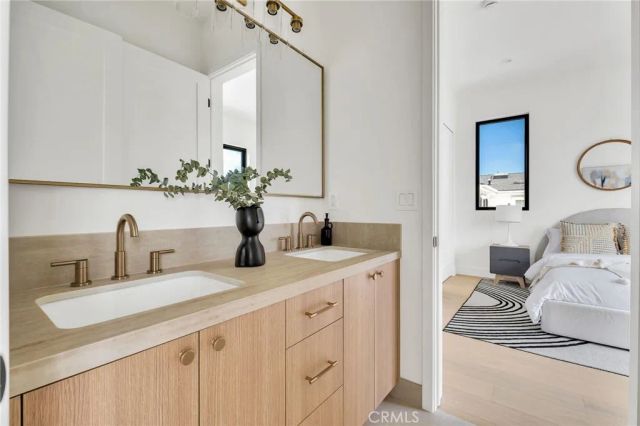 2307 Huntington Ln B, Redondo Beach, CA 90278