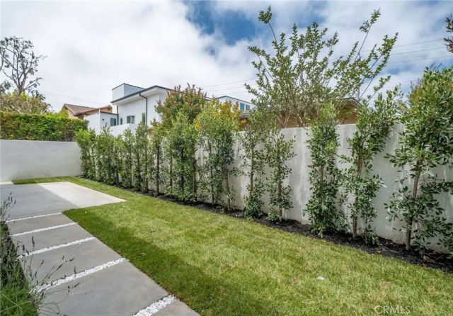 2307 Huntington Ln B, Redondo Beach, CA 90278