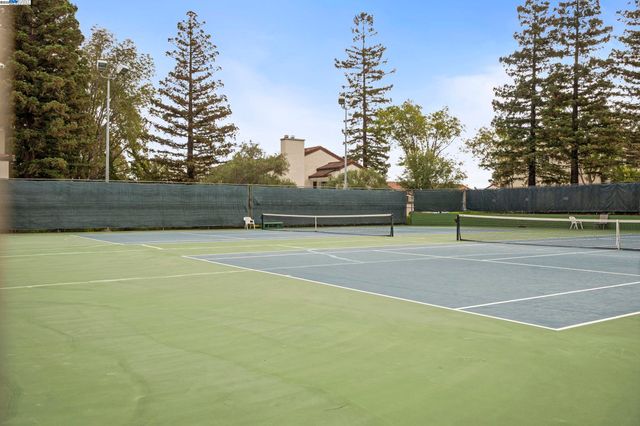 21071 Gary Dr 204, Hayward, CA 94546