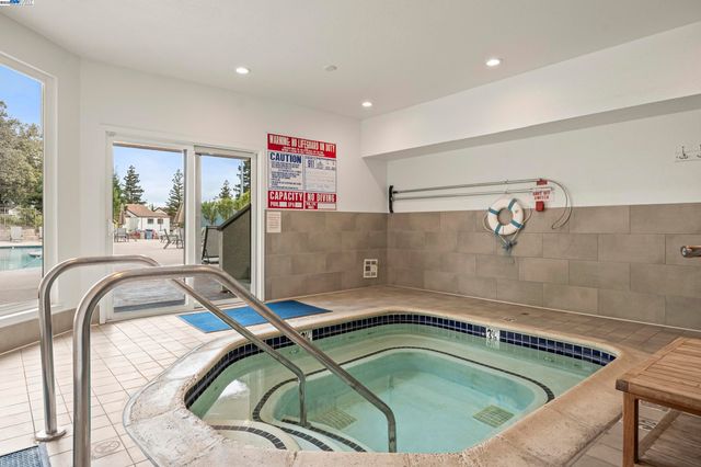 21071 Gary Dr 204, Hayward, CA 94546