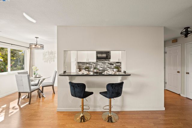 21071 Gary Dr 204, Hayward, CA 94546