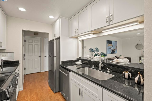 21071 Gary Dr 204, Hayward, CA 94546