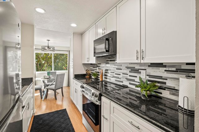 21071 Gary Dr 204, Hayward, CA 94546