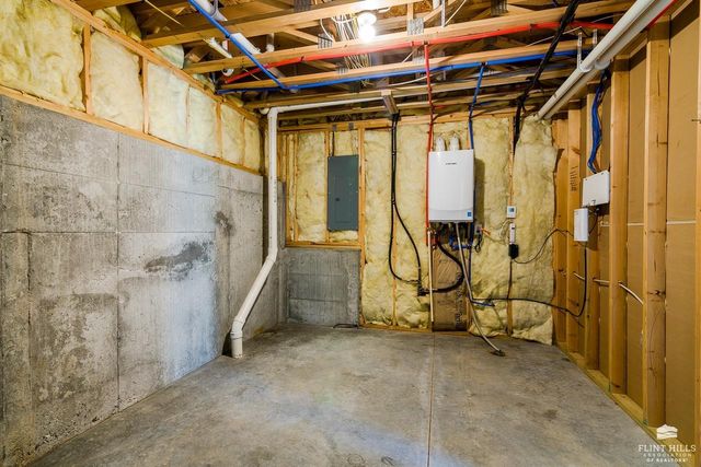 1033 Lobdell Drive, Manhattan, KS 66503