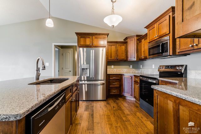 1033 Lobdell Drive, Manhattan, KS 66503