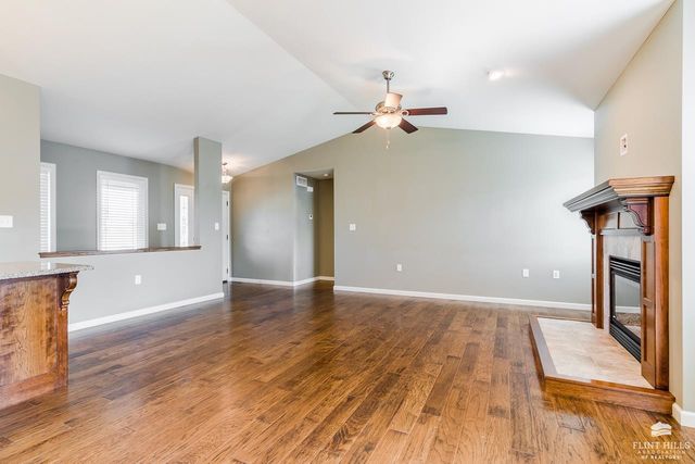 1033 Lobdell Drive, Manhattan, KS 66503