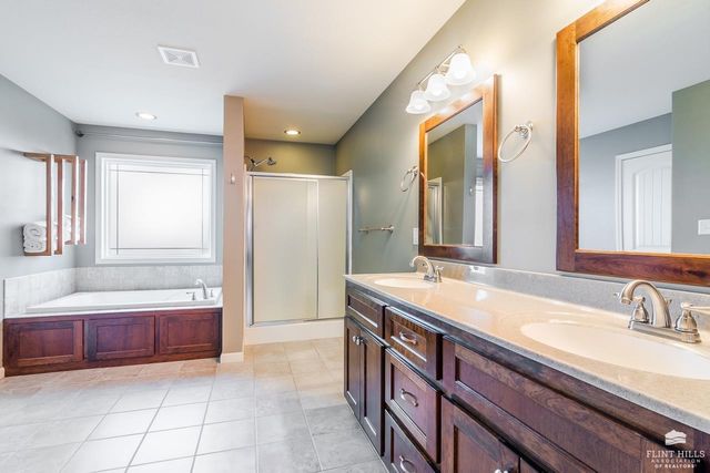 1033 Lobdell Drive, Manhattan, KS 66503