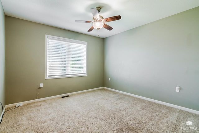 1033 Lobdell Drive, Manhattan, KS 66503