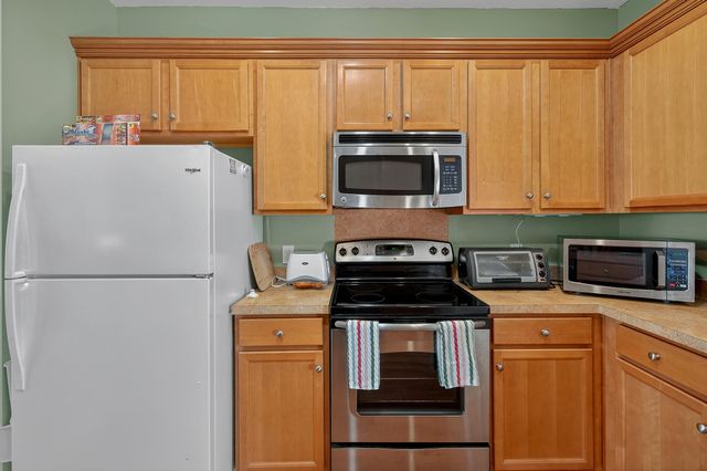 1020 Bridlewood Farms Parkway, Ridgeville, SC 29472