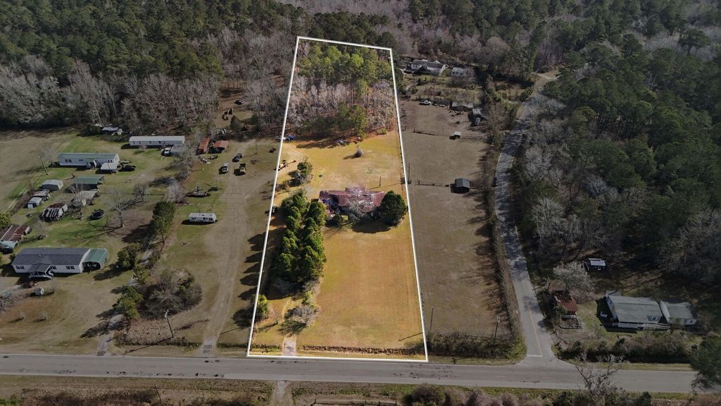 Image 1 of property listing at 1364 Hwy 35, Saint Stephen, SC 29479