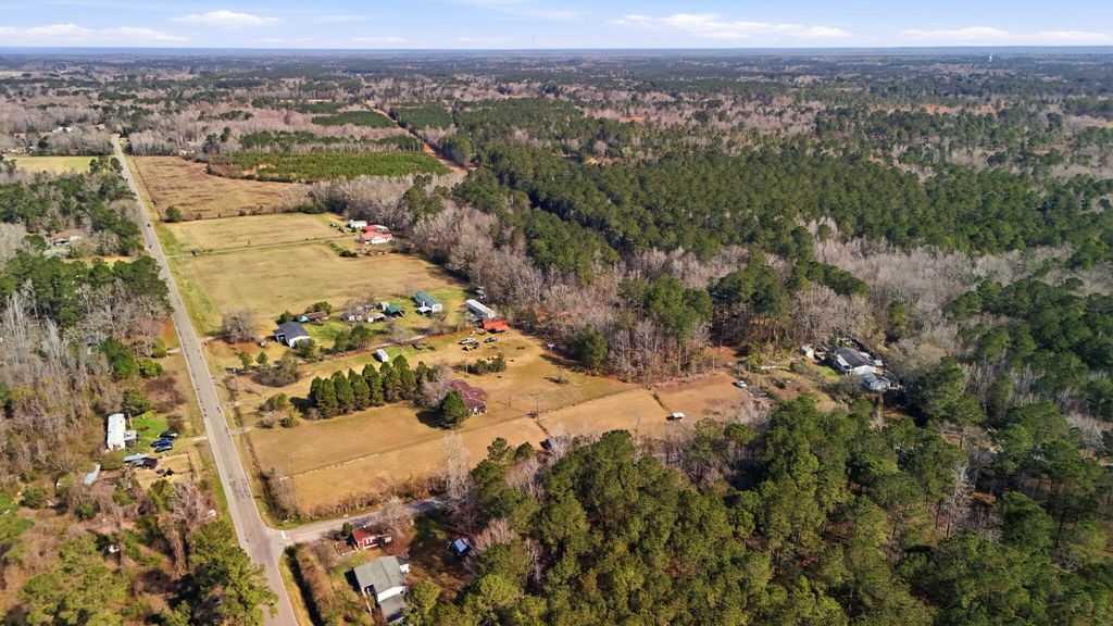 Image 10 of property listing at 1364 Hwy 35, Saint Stephen, SC 29479