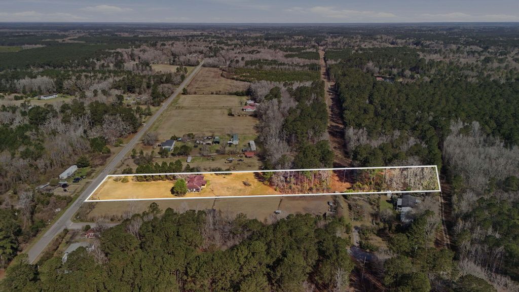 Image 4 of property listing at 1364 Hwy 35, Saint Stephen, SC 29479