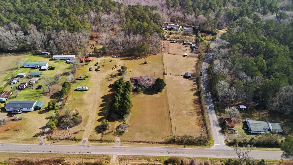 Image 6 of property listing at 1364 Hwy 35, Saint Stephen, SC 29479