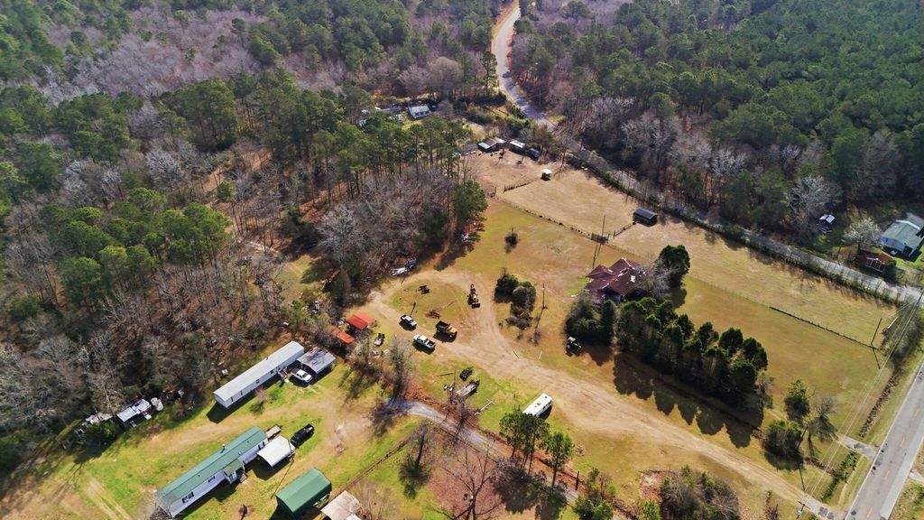 Image 7 of property listing at 1364 Hwy 35, Saint Stephen, SC 29479