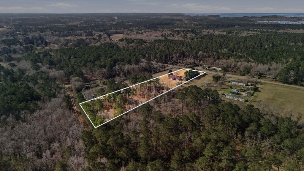 Image 9 of property listing at 1364 Hwy 35, Saint Stephen, SC 29479