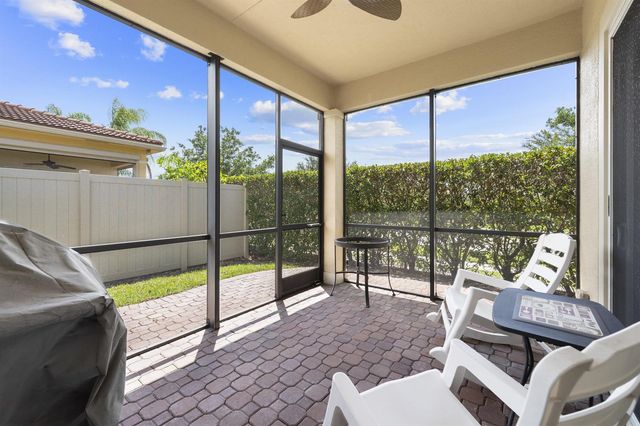 10117 SW Canossa Way, Port St. Lucie, FL 34986