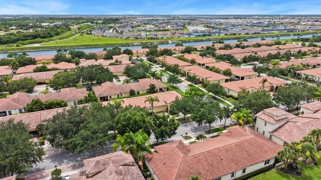 10117 SW Canossa Way, Port St. Lucie, FL 34986