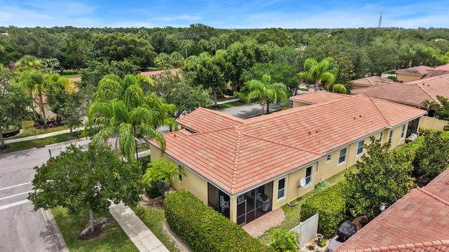 10117 SW Canossa Way, Port St. Lucie, FL 34986