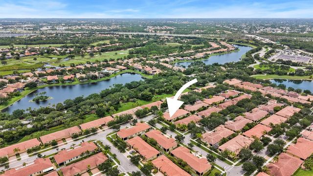 10117 SW Canossa Way, Port St. Lucie, FL 34986