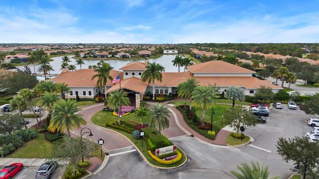 10117 SW Canossa Way, Port St. Lucie, FL 34986