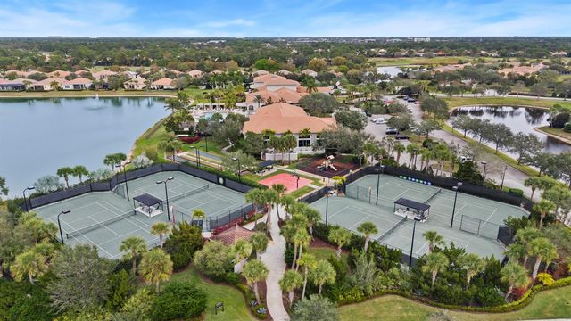 10117 SW Canossa Way, Port St. Lucie, FL 34986
