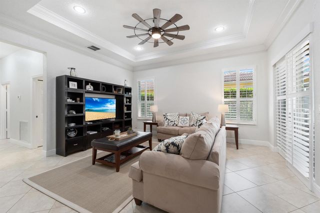 10117 SW Canossa Way, Port St. Lucie, FL 34986