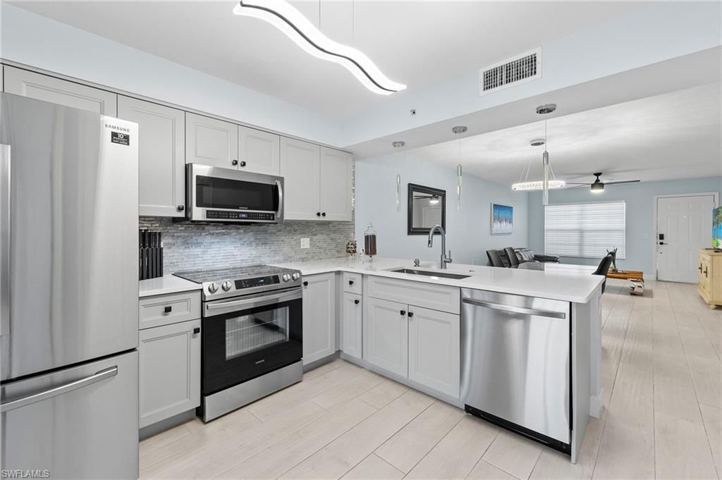 4975 Sandra Bay DR 103, Naples, FL 34109