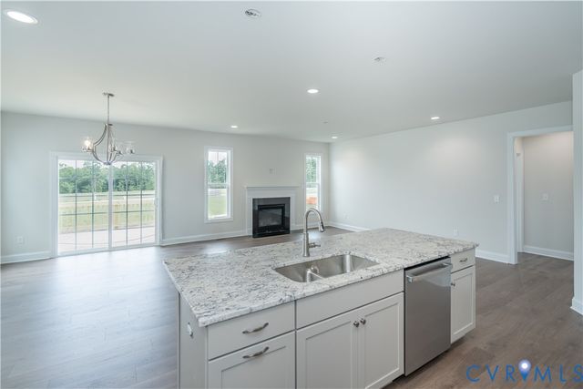 16831 Creek Parke Dr, Moseley, VA 23120