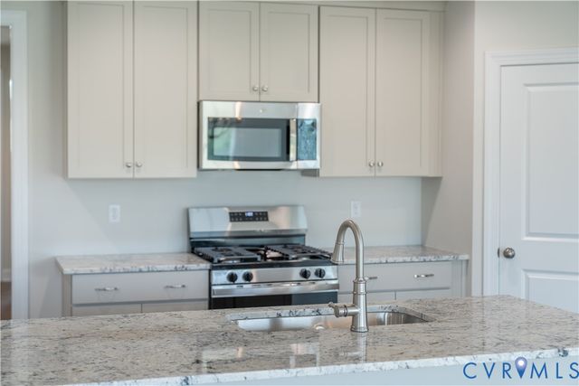 16831 Creek Parke Dr, Moseley, VA 23120
