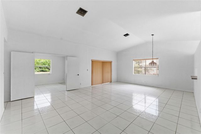 7520 NW 88th Terrace, Tamarac, FL 33321