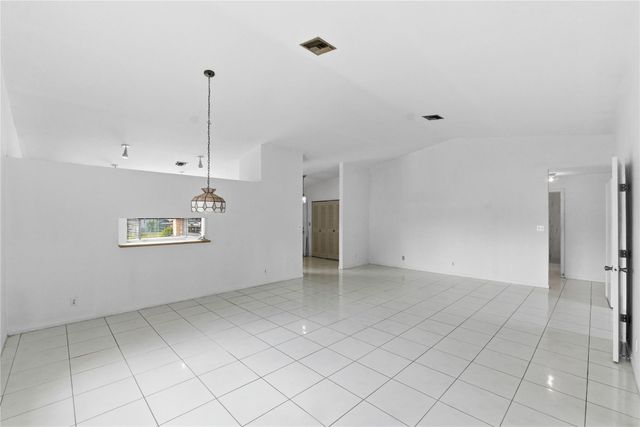 7520 NW 88th Terrace, Tamarac, FL 33321