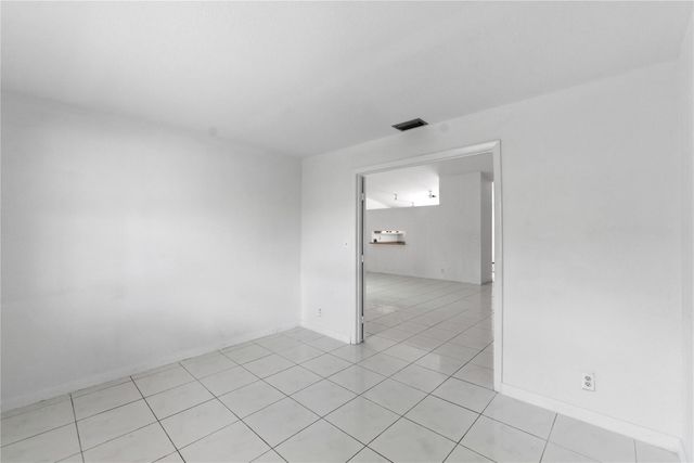 7520 NW 88th Terrace, Tamarac, FL 33321