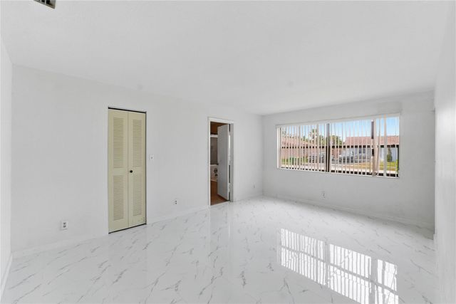 7520 NW 88th Terrace, Tamarac, FL 33321