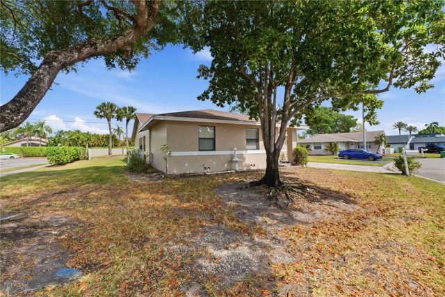 7520 NW 88th Terrace, Tamarac, FL 33321