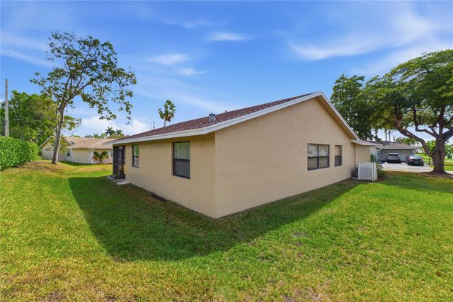 7520 NW 88th Terrace, Tamarac, FL 33321