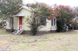 1409 W Dry Street, San Saba, TX 76877