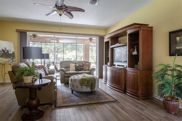 20801 QUEEN ALEXANDRA DRIVE, Leesburg, FL 34748