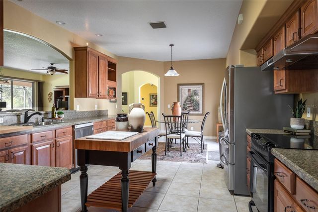 20801 QUEEN ALEXANDRA DRIVE, Leesburg, FL 34748