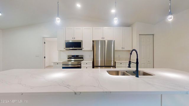 4774 LEOPARD Circle, Middleburg, FL 32068