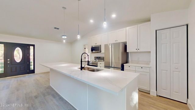 4774 LEOPARD Circle, Middleburg, FL 32068